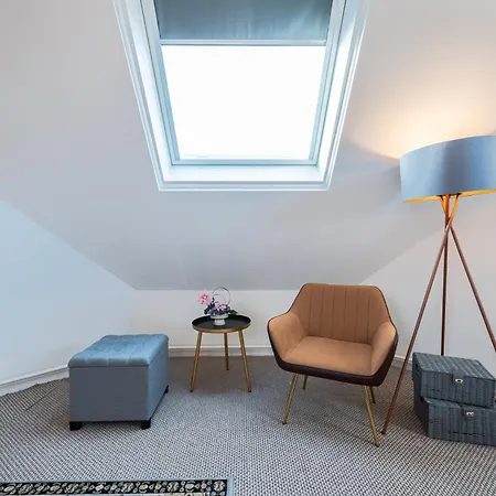 3 Bed Luxury In Chelsea, 2 King Size Bed, 1 Double Bed, Ideal For Families Apartment
