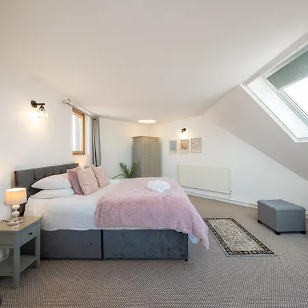 3 Bed Luxury In Chelsea, 2 King Size Bed, 1 Double Bed, Ideal For Families * London