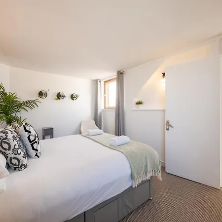 3 Bed Luxury In Chelsea, 2 King Size Bed, 1 Double Bed, Ideal For Families
