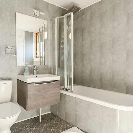 Apartment 3 Bed Luxury In Chelsea, 2 King Size Bed, 1 Double Bed, Ideal For Families *