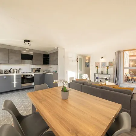 Apartment 3 Bed Luxury In Chelsea, 2 King Size Bed, 1 Double Bed, Ideal For Families London