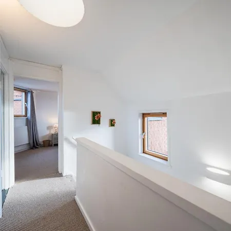 3 Bed Luxury In Chelsea, 2 King Size Bed, 1 Double Bed, Ideal For Families