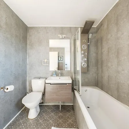 Apartment 3 Bed Luxury In Chelsea, 2 King Size Bed, 1 Double Bed, Ideal For Families *