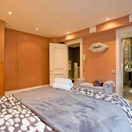 3 Bed Baker St -marylebone Townhouse Holiday home London