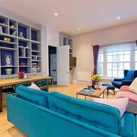 Holiday home 3 Bed Baker St -marylebone Townhouse *