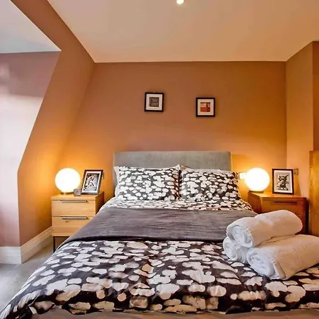 Holiday home 3 Bed Baker St -marylebone Townhouse *
