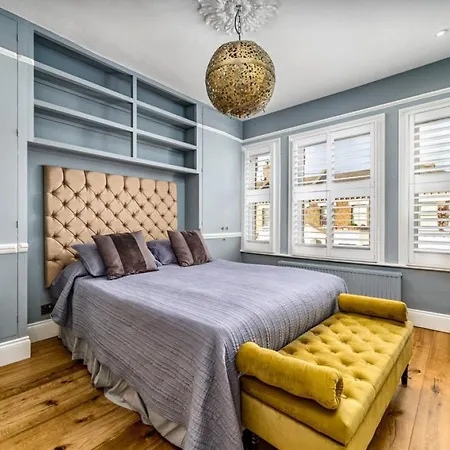 Garden House In Chelsea *