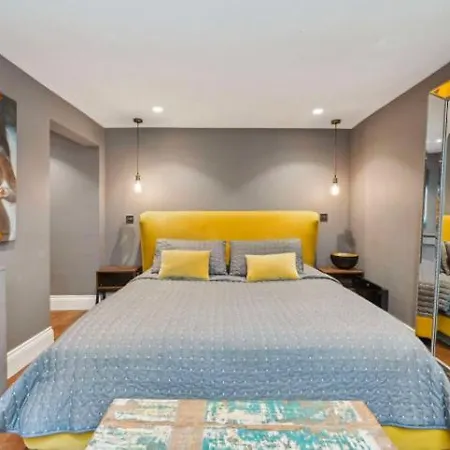Beautiful And Spacious In Chelsea London
