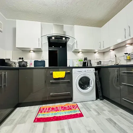 Cozy Apertment In - Beckton * London