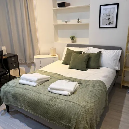 Apartment Urban Hideaway, Private Garden, 2 Mins To Station