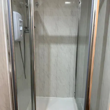 Apartment Urban Hideaway, Private Garden, 2 Mins To Station London