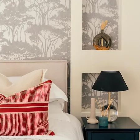 Dorothy - 3 Bed Ground Floor & Garden - Battersea Apartment London