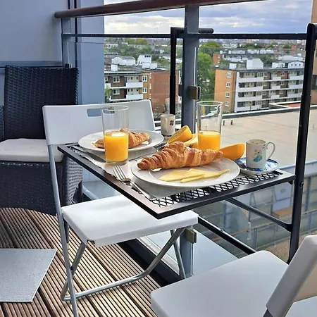 Vauxhall To Eye Guest house London