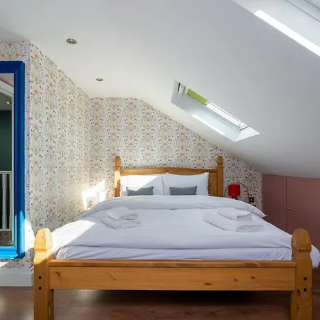 Moonbeam - Cosy London Holiday home *