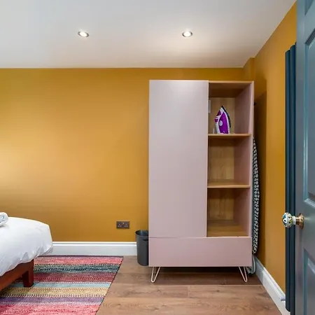 Holiday home Moonbeam - Cosy London