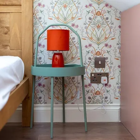 Moonbeam - Cosy London