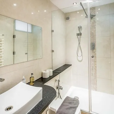 Duplex 3bd 2 Bath - Paddington! *