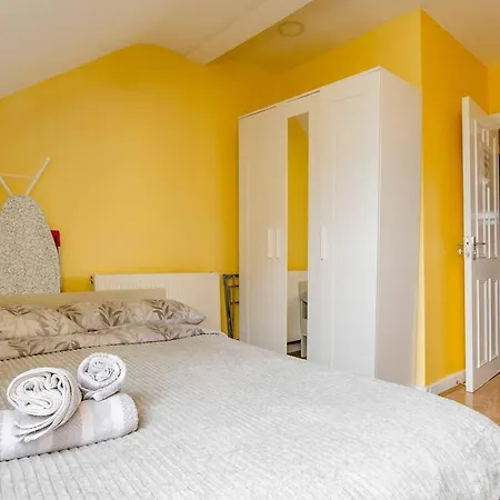 Guest house Comfortable In Seven Sisters,