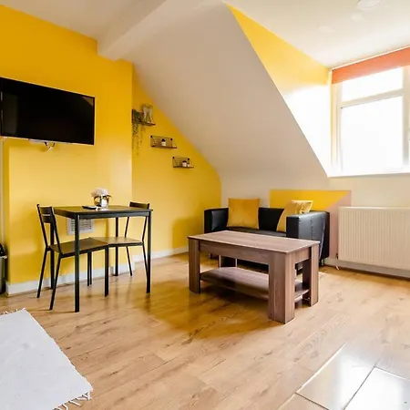 Comfortable In Seven Sisters, Guest house *