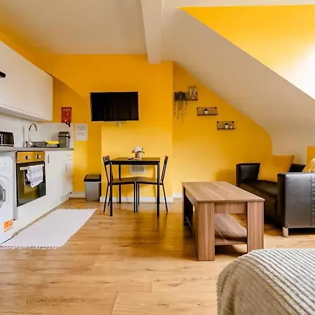 Comfortable In Seven Sisters, Guest house London