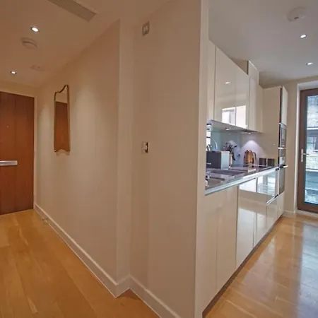 Westminster Two Bed One Bath Sleeps 5 * London