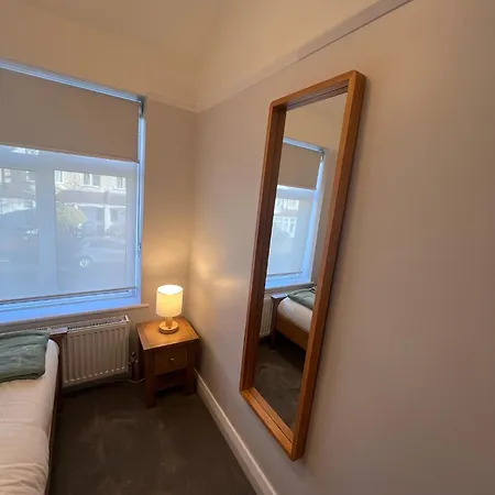 The Grenadine House * South Norwood