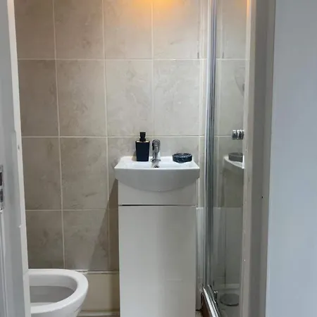 Apartment West Oasis By Keyhol Holidays London