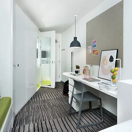 Apartment Student Only Place At Wembley *