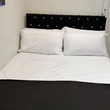 Guest house Letzi Private En-suite, Near Heathrow Airport T3 Hayes (Greater London)