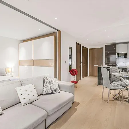 Chic Manhattan Retreat Apartment London