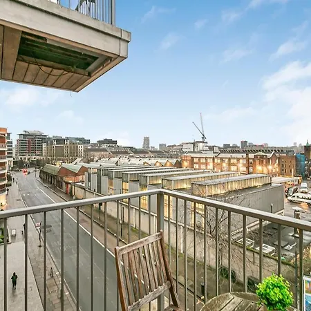 Chic Manhattan Retreat London