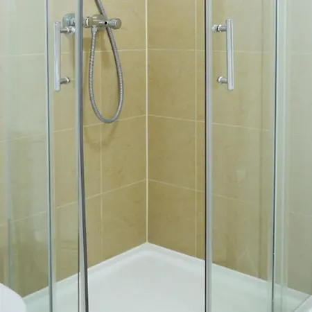 Student Only, En-suite At South Bank Apartment *