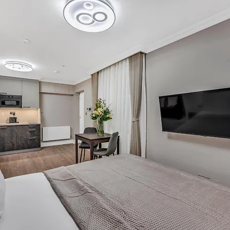 Cleveland Residences Bloomsbury Apartment *