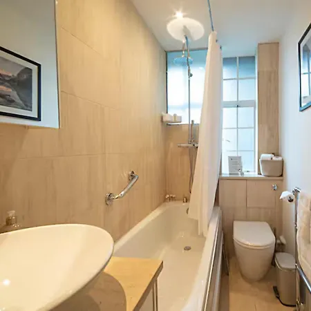 Chelsea One Bed Mins From Kings Road
