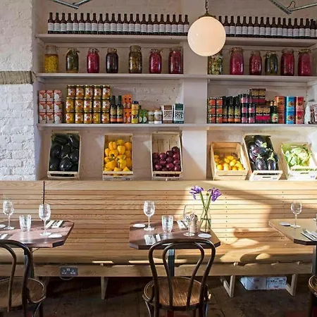 Cozy Sunlit With Kitchenette