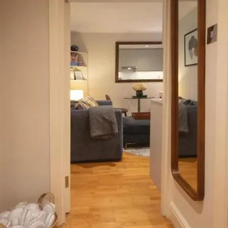 Chelsea One Bed Mins From Kings Road Apartamento