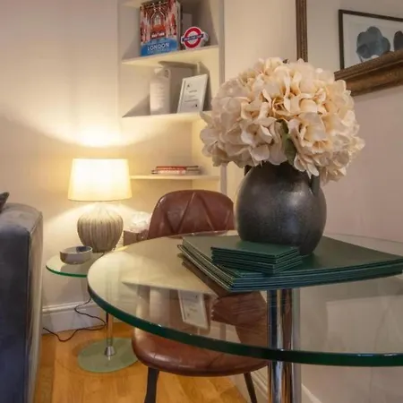 Chelsea One Bed Mins From Kings Road Apartamento