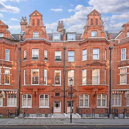 Great Location Chelsea Edition