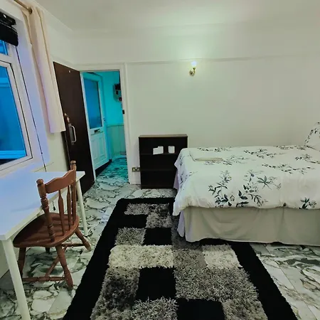 Spacious 4 Beds - Private Bathrooms In Canary Wharf *