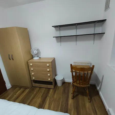 Guest house Spacious 4 Beds - Private Bathrooms In Canary Wharf