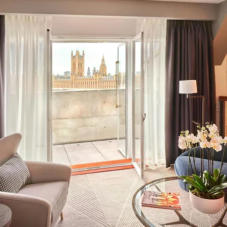 Marriott County Hall Hotel 5*