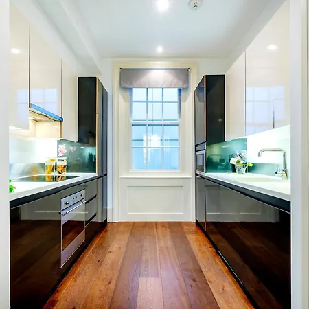Welcome Mayfair Apartment *