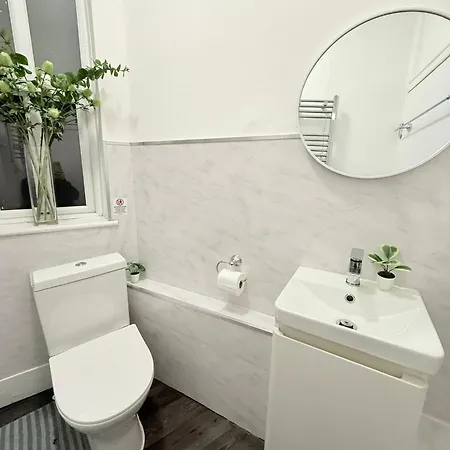 Wandsworth Guest 64 * London