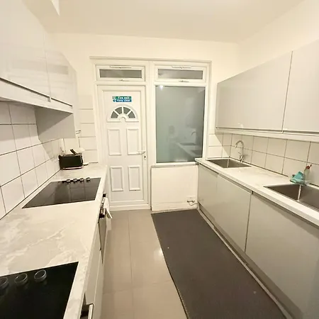 Wandsworth Guest 64