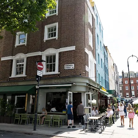 Modern 2 Bed Charlotte Street On 3rd Floor *