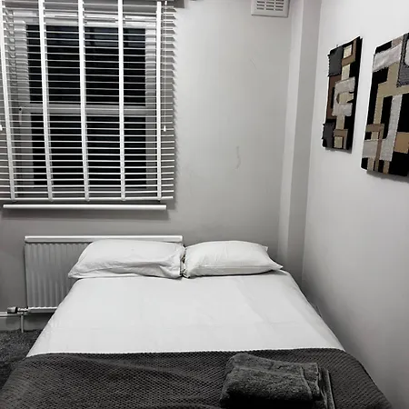 Bright And Modern Flat Near Portobello Road And The Canal Apartment