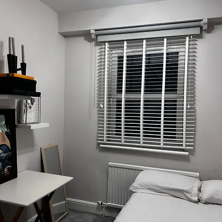 Bright And Modern Flat Near Portobello Road And The Canal Apartment London