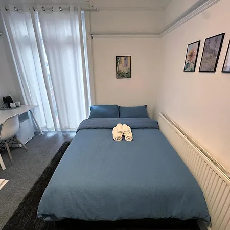 Cosy Double A Stones Throw From Wembley Stadium London