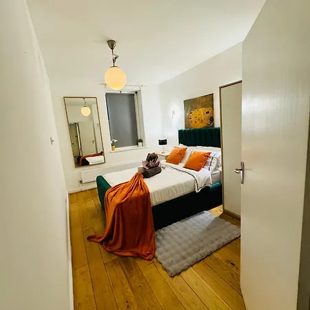 Cozy Family-friendly 2 Bedroom Flat In Kingscross, St Pancras! *