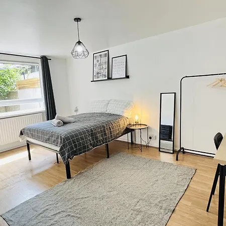 1 Double In 4 Bed Flatshare Homestay *